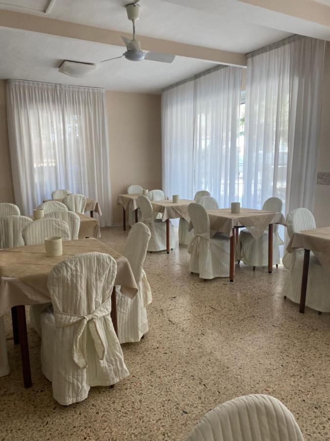 B&B Hotel Lucciola كاتوليكا المظهر الخارجي الصورة