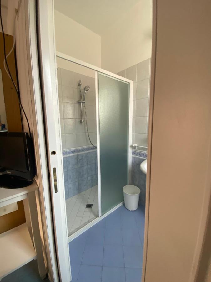 B&B Hotel Lucciola كاتوليكا المظهر الخارجي الصورة